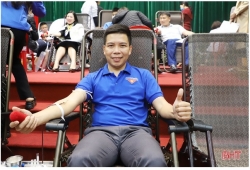 “Vui khi giọt máu của mình có thể duy trì sự sống cho người bệnh”